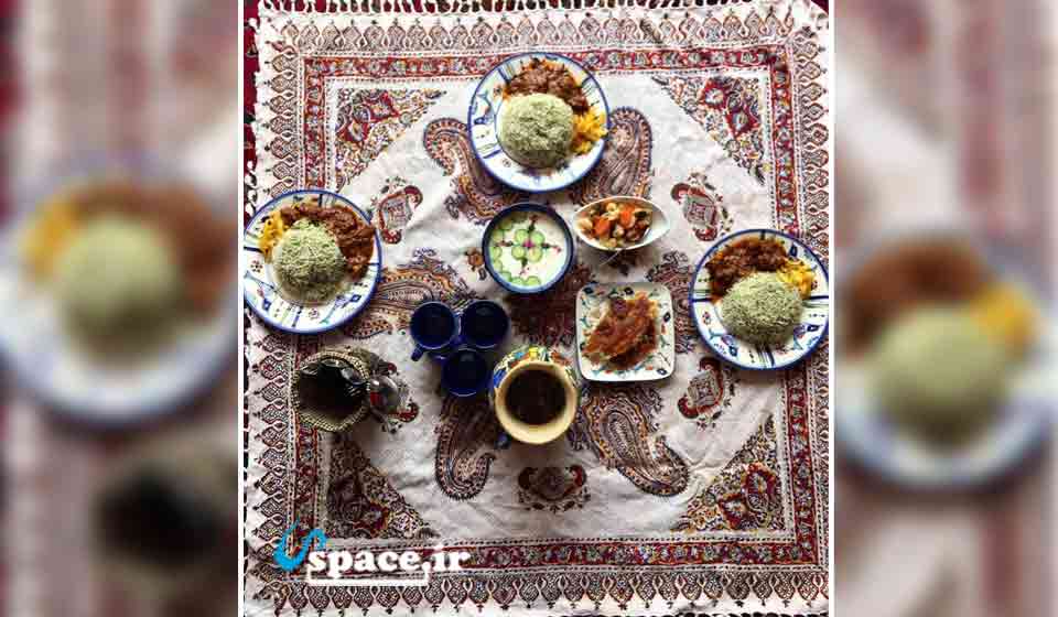 غذای سنتی در اقامتگاه بوم گردی بیراهه - خور - اصفهان